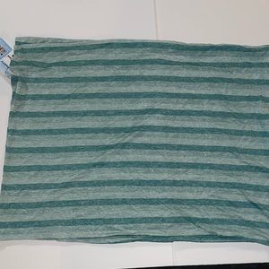 2 stripped pillow cases with zippers